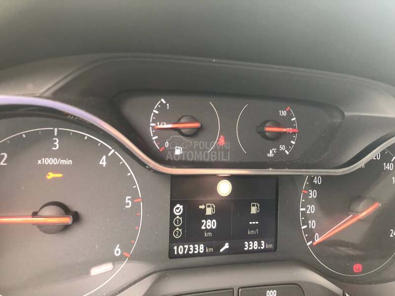 Opel Crossland X  N1 crosower