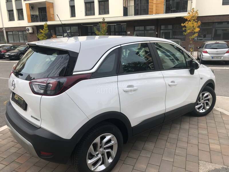 Opel Crossland X  N1 crosower