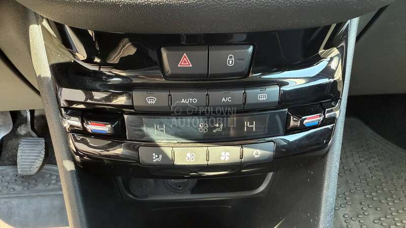Peugeot 208 STYLE PANO 2xLED