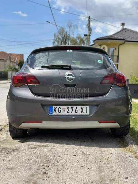 Opel Astra J 