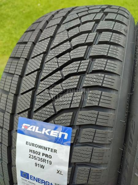 Falken 235/35 R19 Zimska