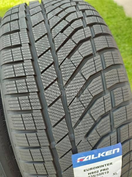 Falken 235/35 R19 Zimska