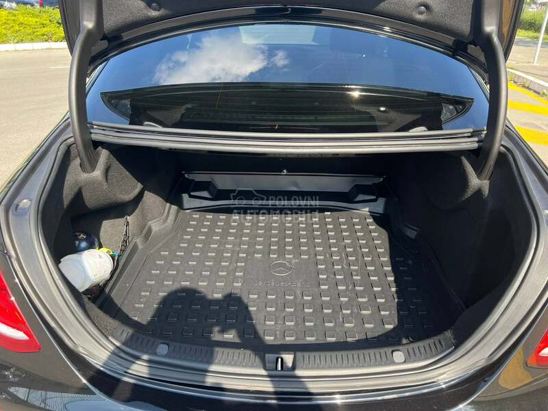 Mercedes Benz E 220 