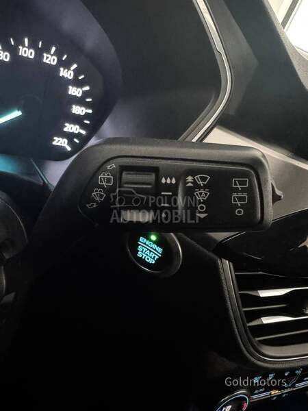 Ford Kuga 2.0 HIBRID TITANIUM