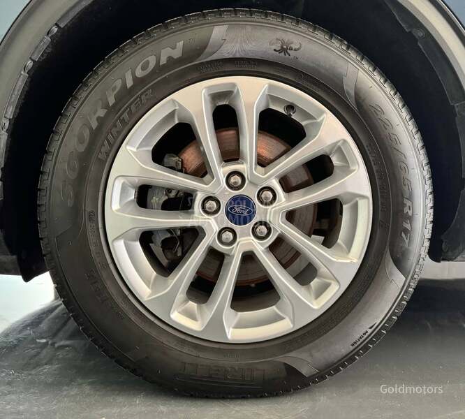 Ford Kuga 2.0 HIBRID TITANIUM
