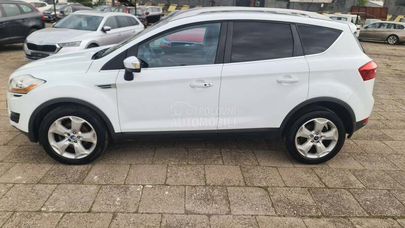 Ford Kuga 2.0d 4x4 PANO/XSEN