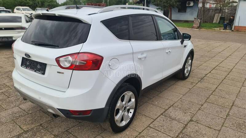 Ford Kuga 2.0d 4x4 PANO/XSEN