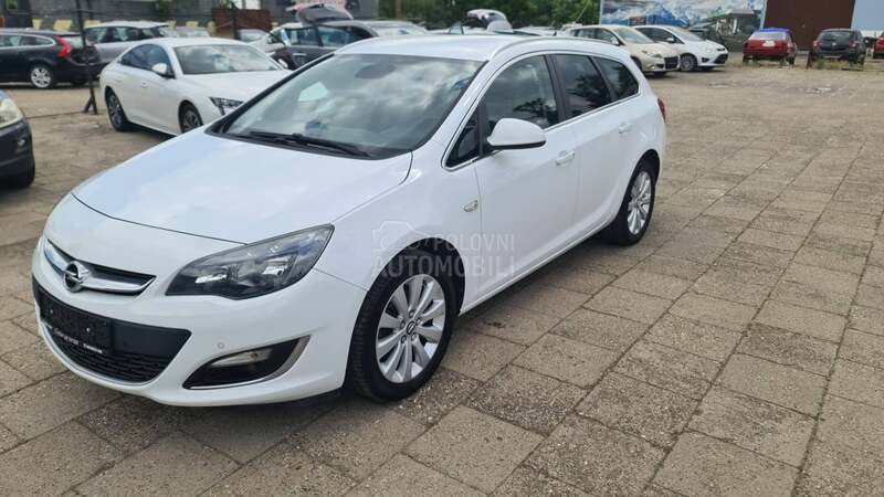 Opel Astra J 1.6d LED/NAV I
