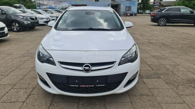 Opel Astra J 1.6d LED/NAV I