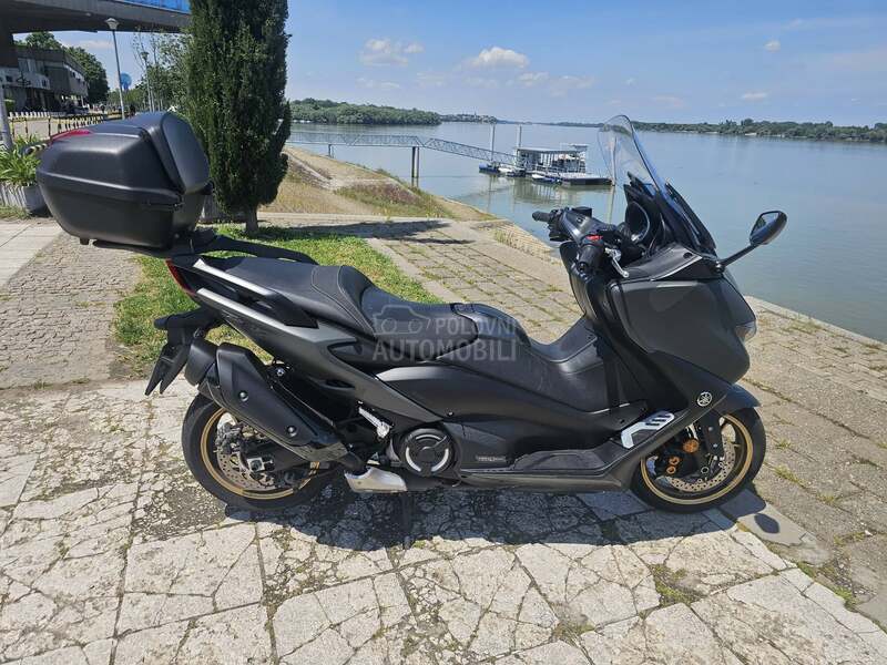 Yamaha T max 560