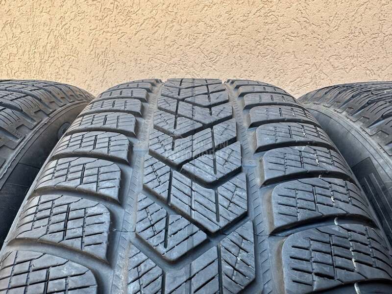 Pirelli 255/50 R19 Zimska