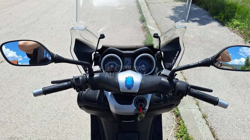 Yamaha X Max