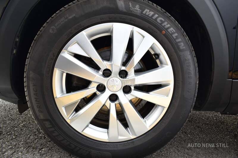 Peugeot 3008 1.2 Active AT