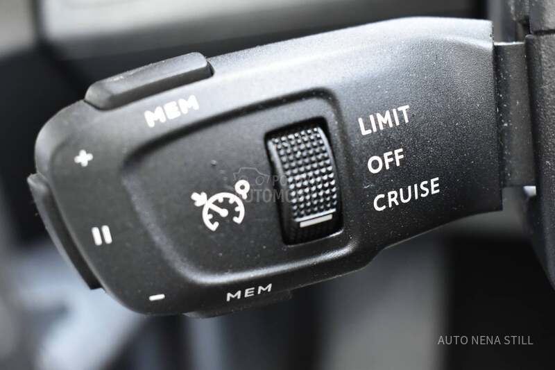 Peugeot 3008 1.2 Active AT