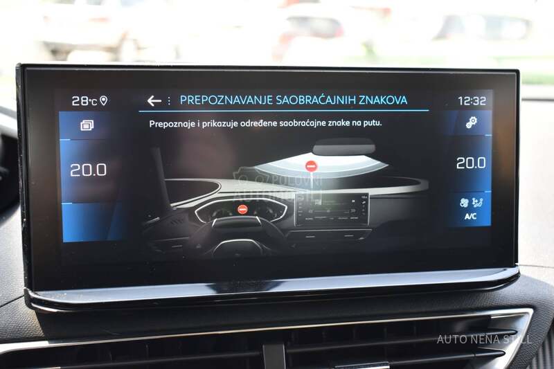 Peugeot 3008 1.2 Active AT
