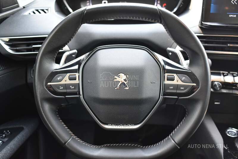 Peugeot 3008 1.2 Active AT