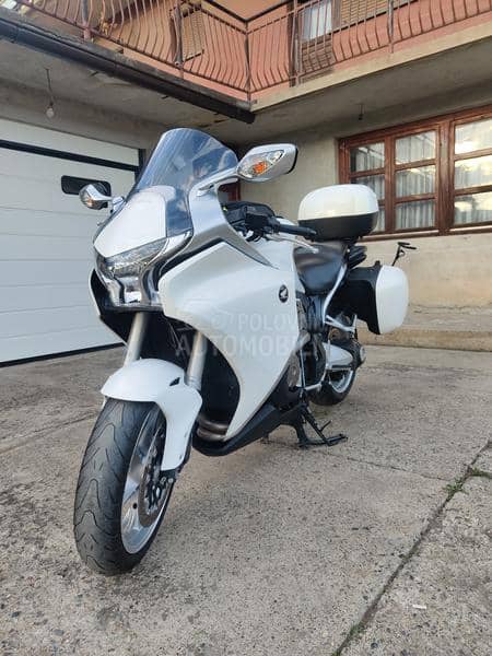 Honda VFR 1200F Manuelni