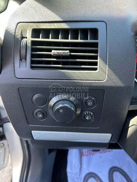 Opel Zafira 1.5.4.0.0.0.k.m