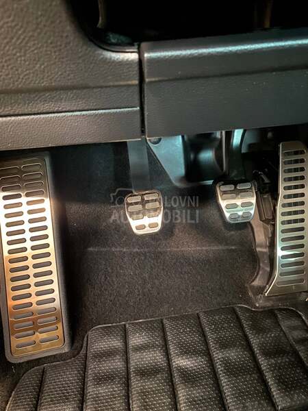 Volkswagen Golf 6 1.6 TDI R-line