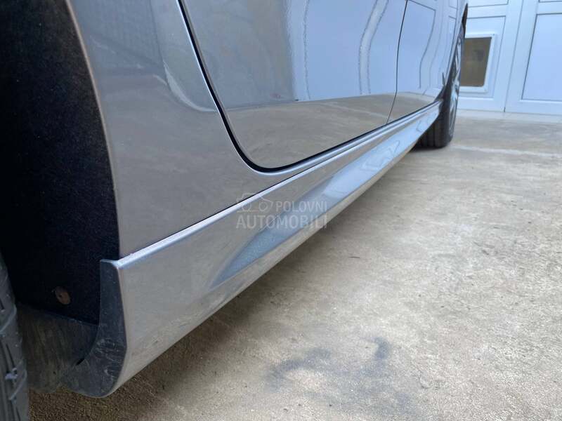 Volkswagen Golf 6 1.6 TDI R-line