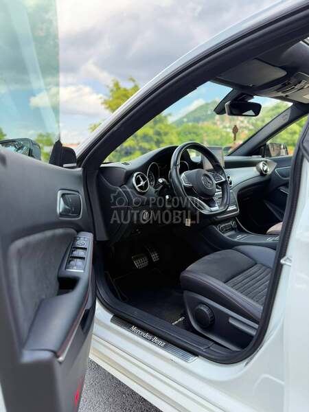 Mercedes Benz CLA 200 AMG line