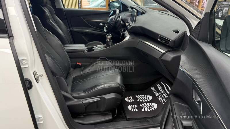 Peugeot 3008 /1.2 PURETECH/N O V