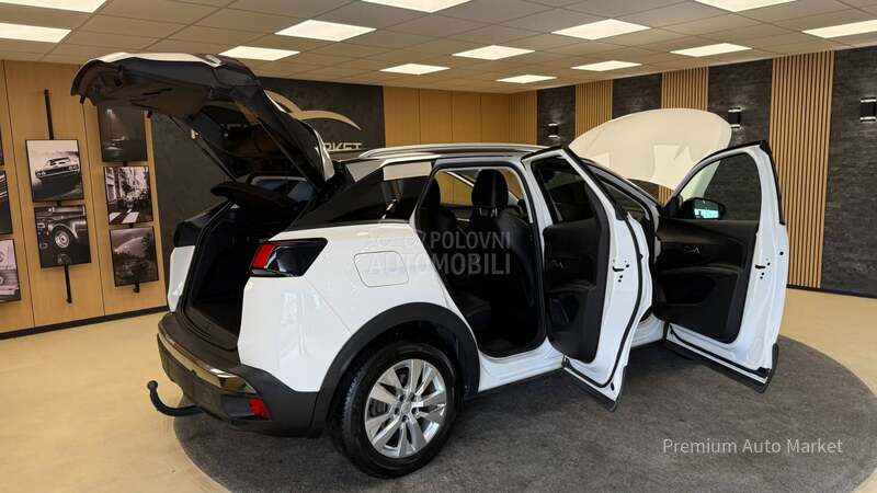 Peugeot 3008 /1.2 PURETECH/N O V