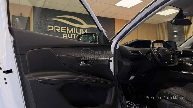 Peugeot 3008 /1.2 PURETECH/N O V