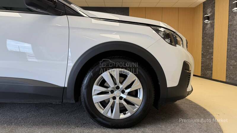 Peugeot 3008 /1.2 PURETECH/N O V
