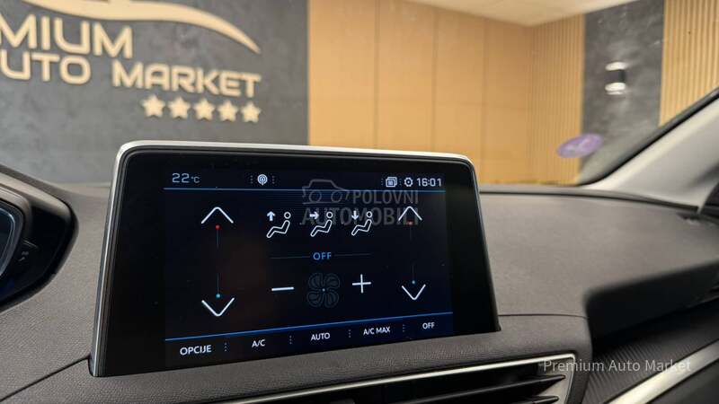 Peugeot 3008 /1.2 PURETECH/N O V
