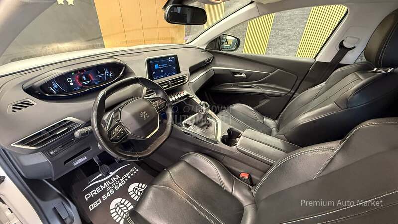 Peugeot 3008 /1.2 PURETECH/N O V