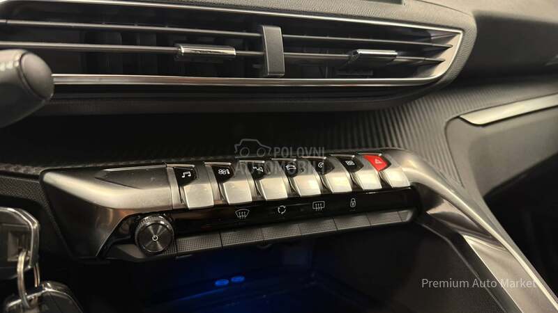 Peugeot 3008 /1.2 PURETECH/N O V