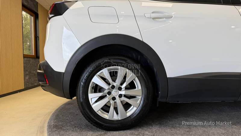 Peugeot 3008 /1.2 PURETECH/N O V