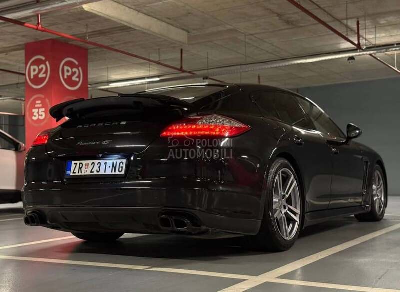 Porsche Panamera 4S