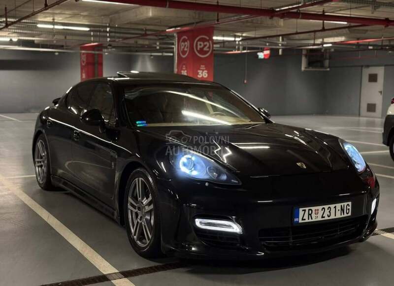 Porsche Panamera 4S