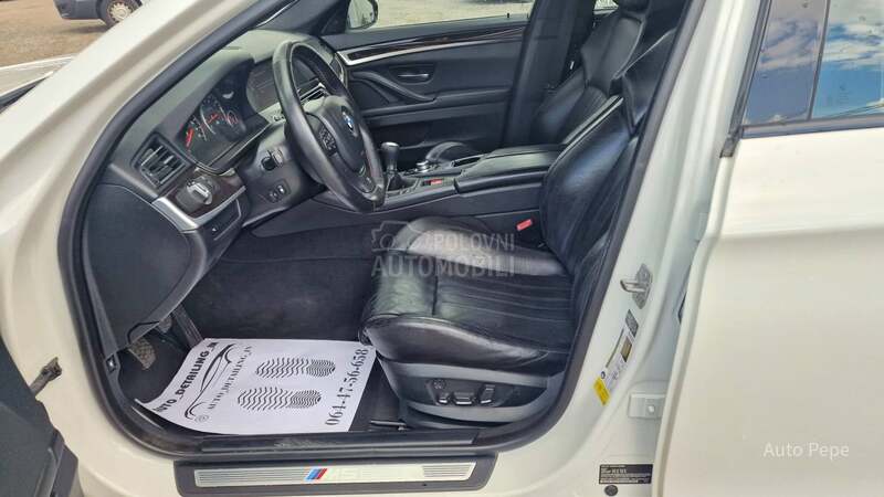 BMW M5 4.4 Manuelni
