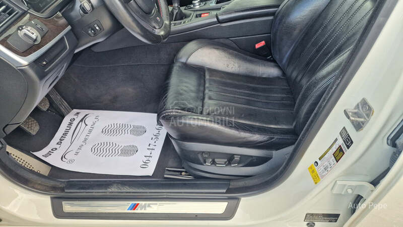 BMW M5 4.4 Manuelni