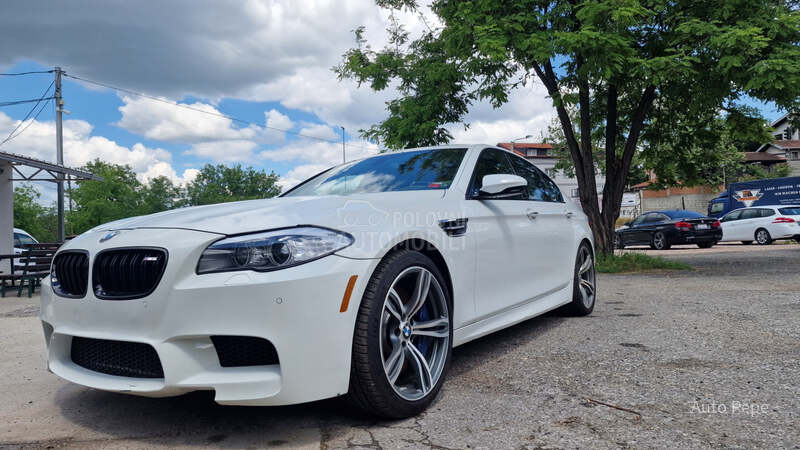 BMW M5 4.4 Manuelni