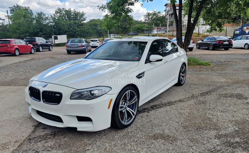 BMW M5 4.4 Manuelni