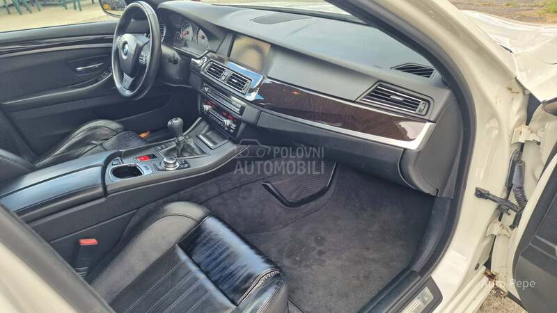 BMW M5 4.4 Manuelni