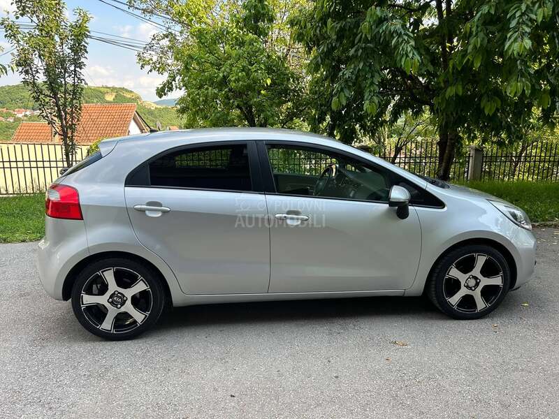 Kia Rio 1.2 navy