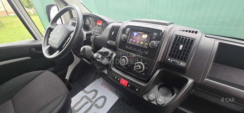 Peugeot Boxer 4metra tovarni