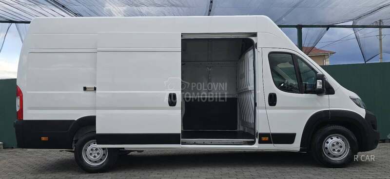Peugeot Boxer 4metra tovarni