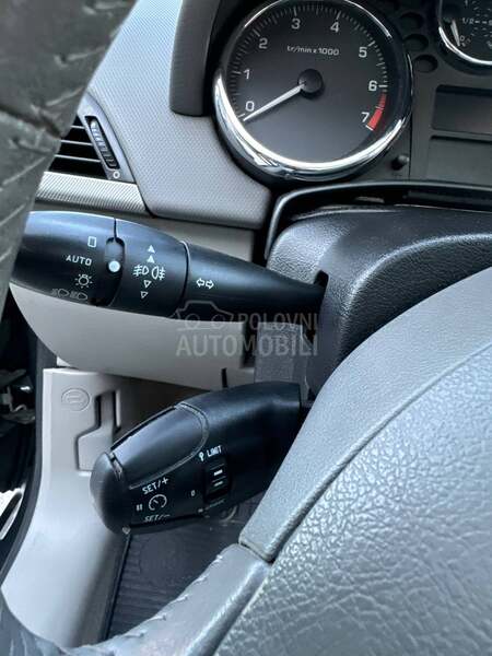 Peugeot 207 1.6b