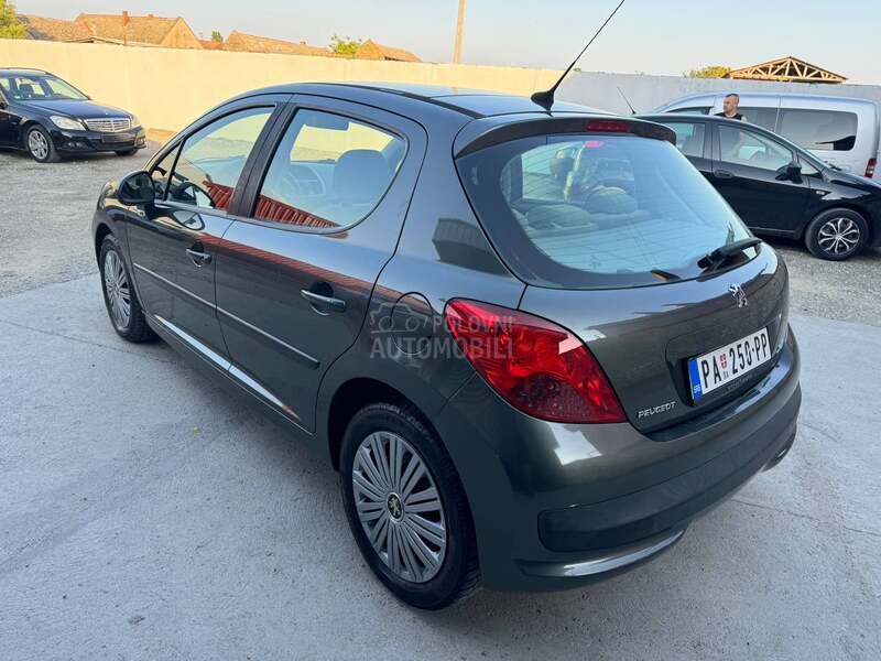 Peugeot 207 1.6b