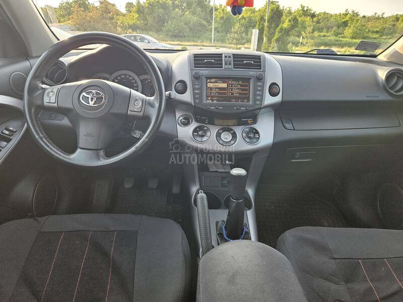 Toyota RAV 4 2.0 vvt-i