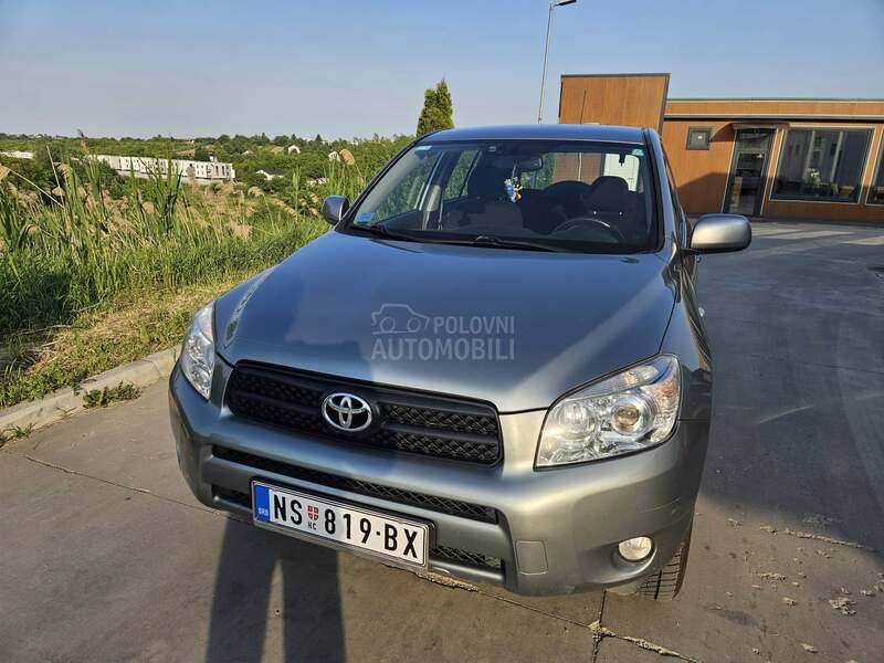Toyota RAV 4 2.0 vvt-i