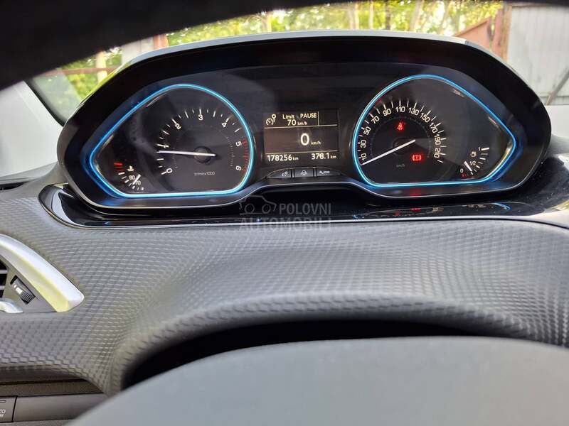 Peugeot 2008 1.6HDI,ALLURE,NAV.