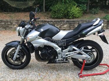 Suzuki GSR 600 u delovima 