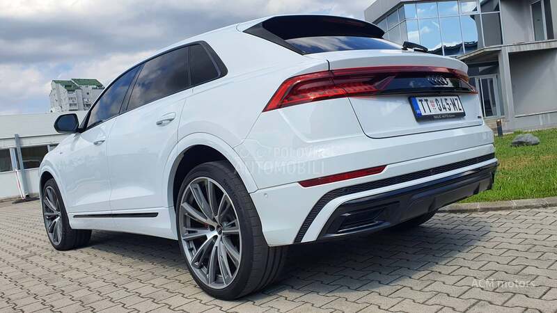 Audi Q8 S Line